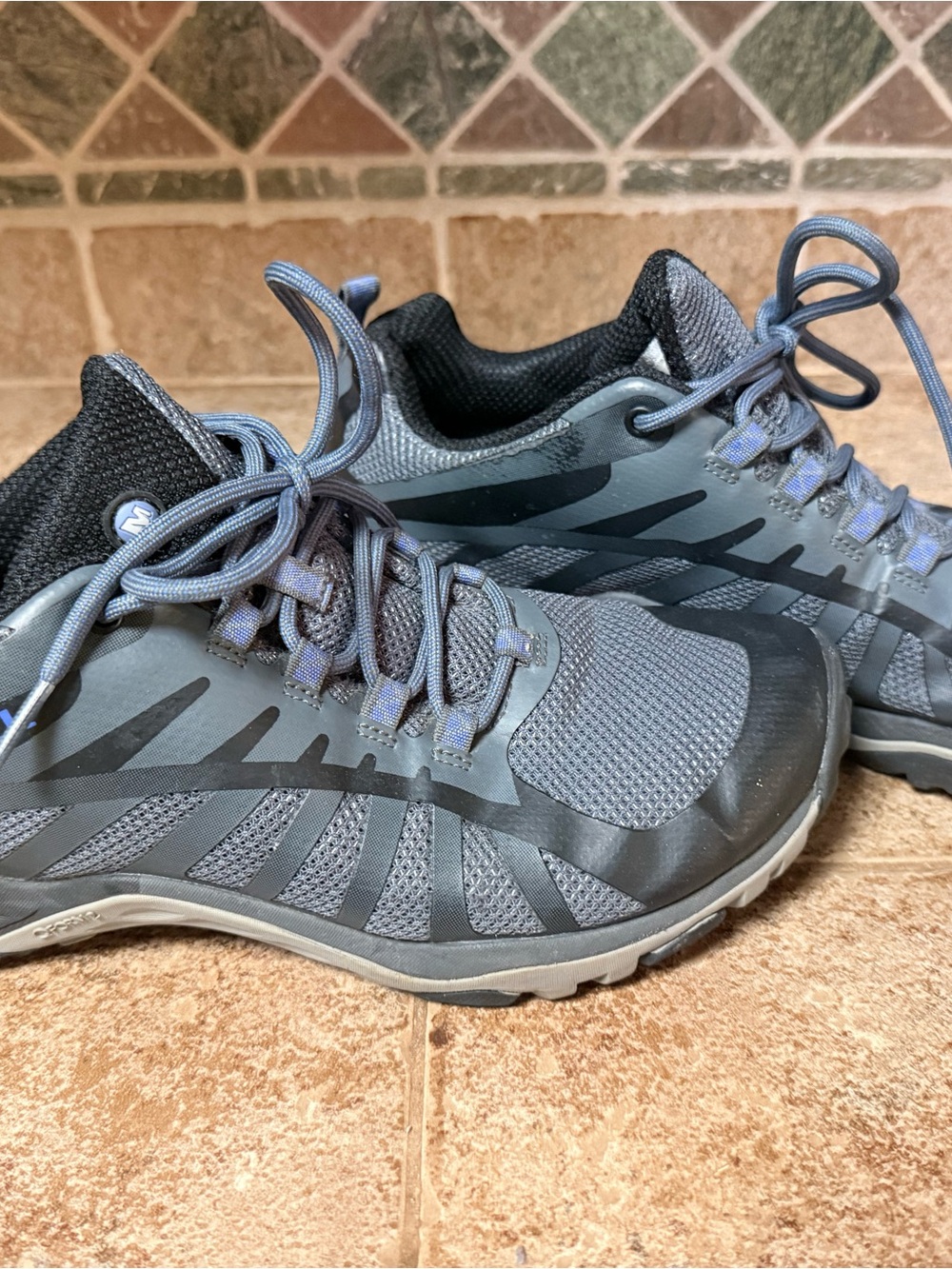 Women's Merrell size 8.5 Siren Edge Hiking Shoes